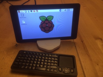 My shiny new touch-screen. With the docker kernal it was ptich black